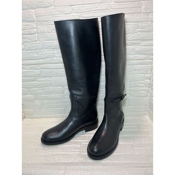BOTTEGA VENETA Leather Riding Boots In Black - Picture 2 of 10